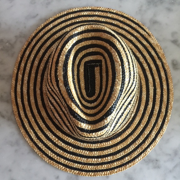 Beautiful Fedora Hat - Picture 3 of 6